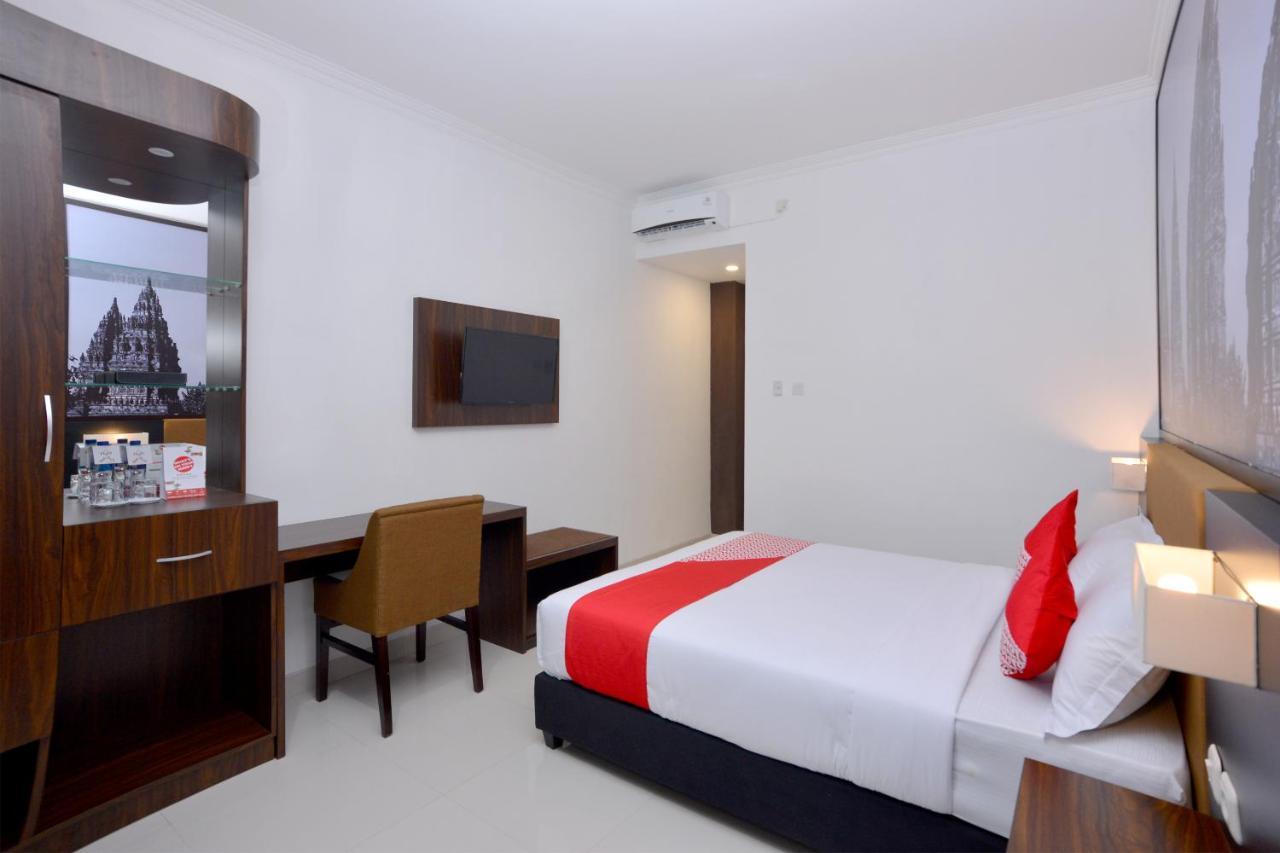 The Edwin Syariah Ngabean Exterior foto