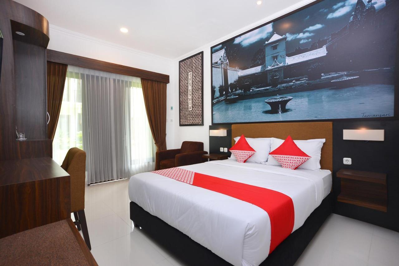 The Edwin Syariah Ngabean Exterior foto
