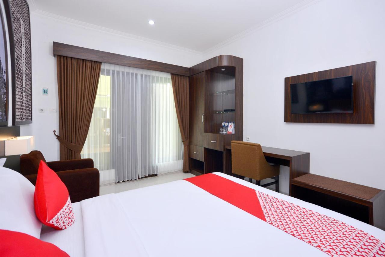The Edwin Syariah Ngabean Exterior foto