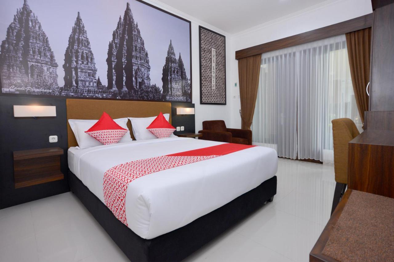 The Edwin Syariah Ngabean Exterior foto